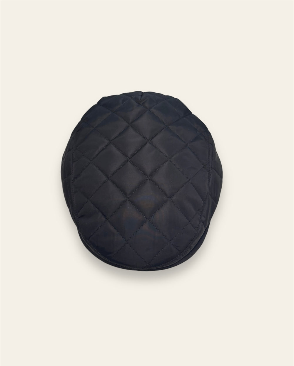 Coppola Trapuntata Nera - La nuovissima collezione dedicata ai copricapi è arrivata - Scopri la nuova iniziativa di Evíta.