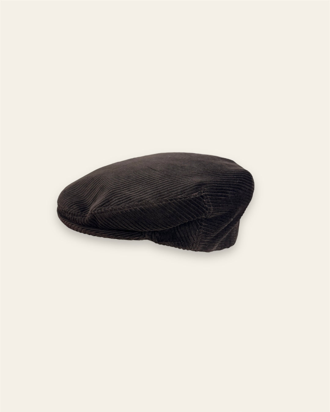 Coppola Vintage In Velluto A Coste Marrone - La nuovissima collezione dedicata ai copricapi è arrivata - Scopri la nuova iniziativa di Evíta.