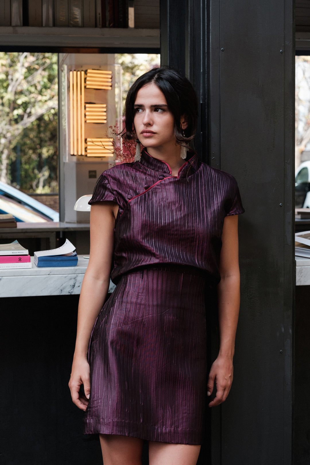 Minigonna in broccato viola e argento
