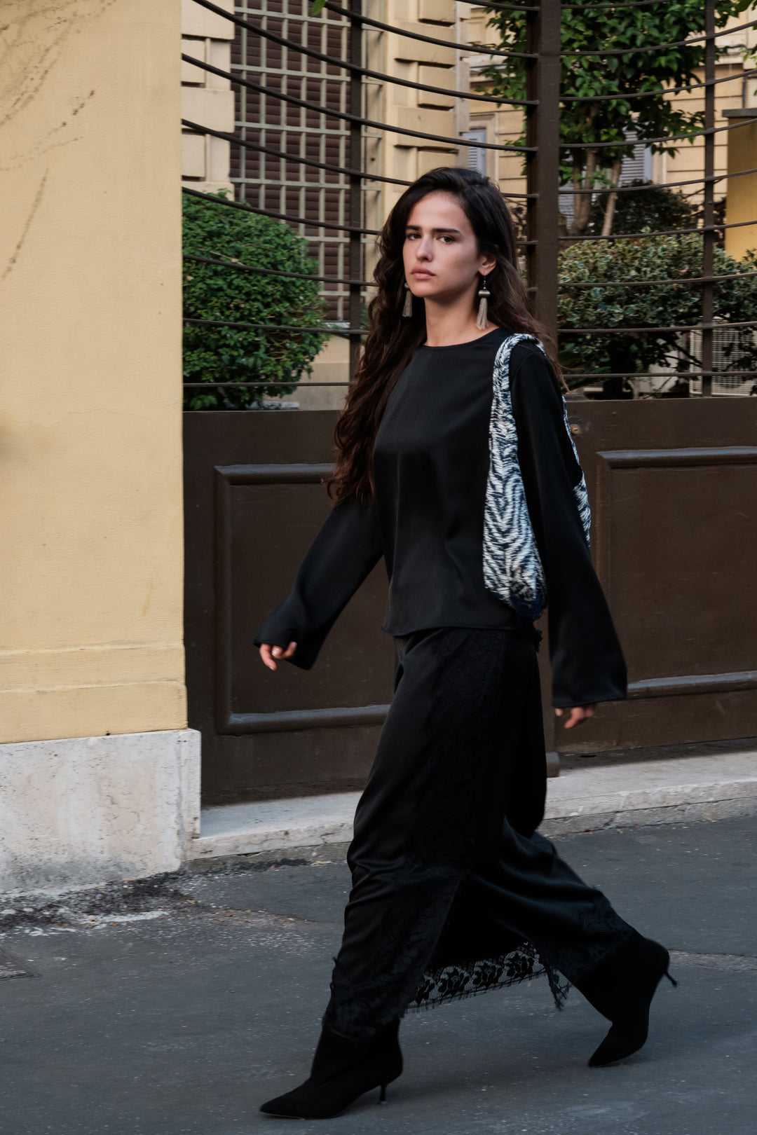 Maglia donna in satin opaco a maniche lunghe