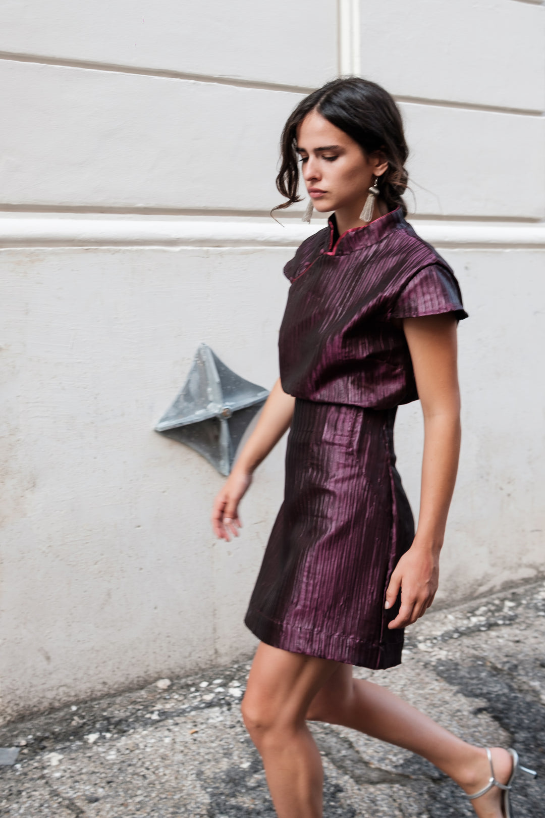 Top in broccato stile orientale con colletto alto