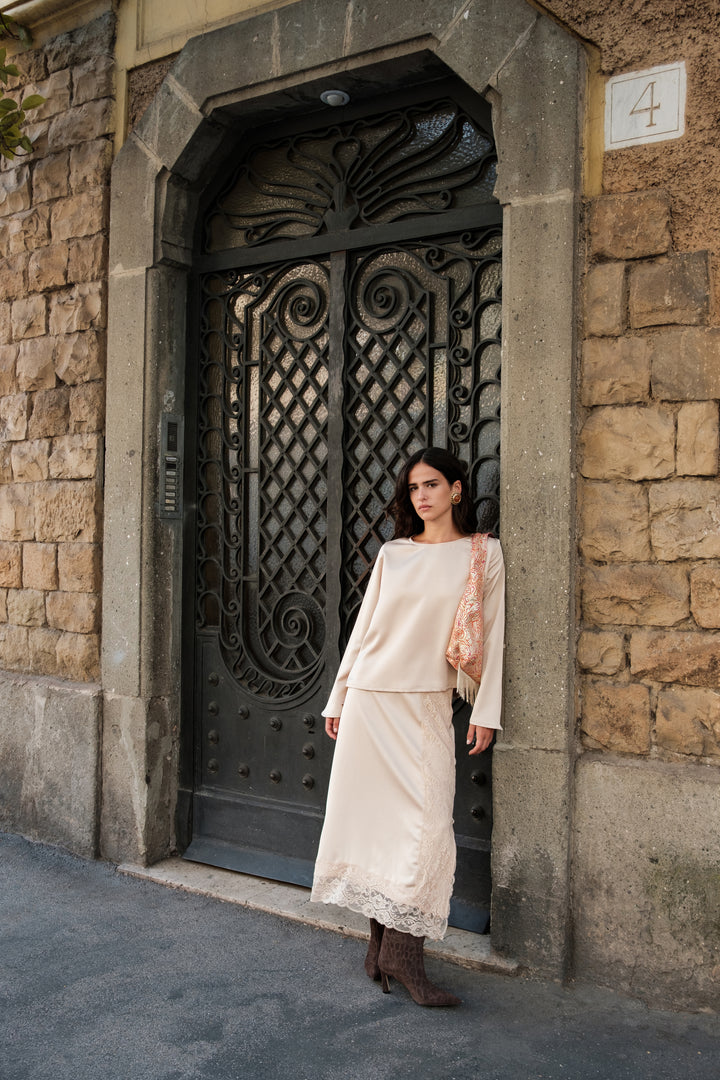 Maglia donna in satin opaco a maniche lunghe