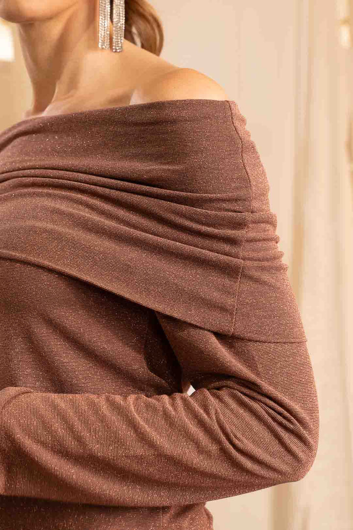 Top in Maglina Lurex Castagna con Spalle Scoperte