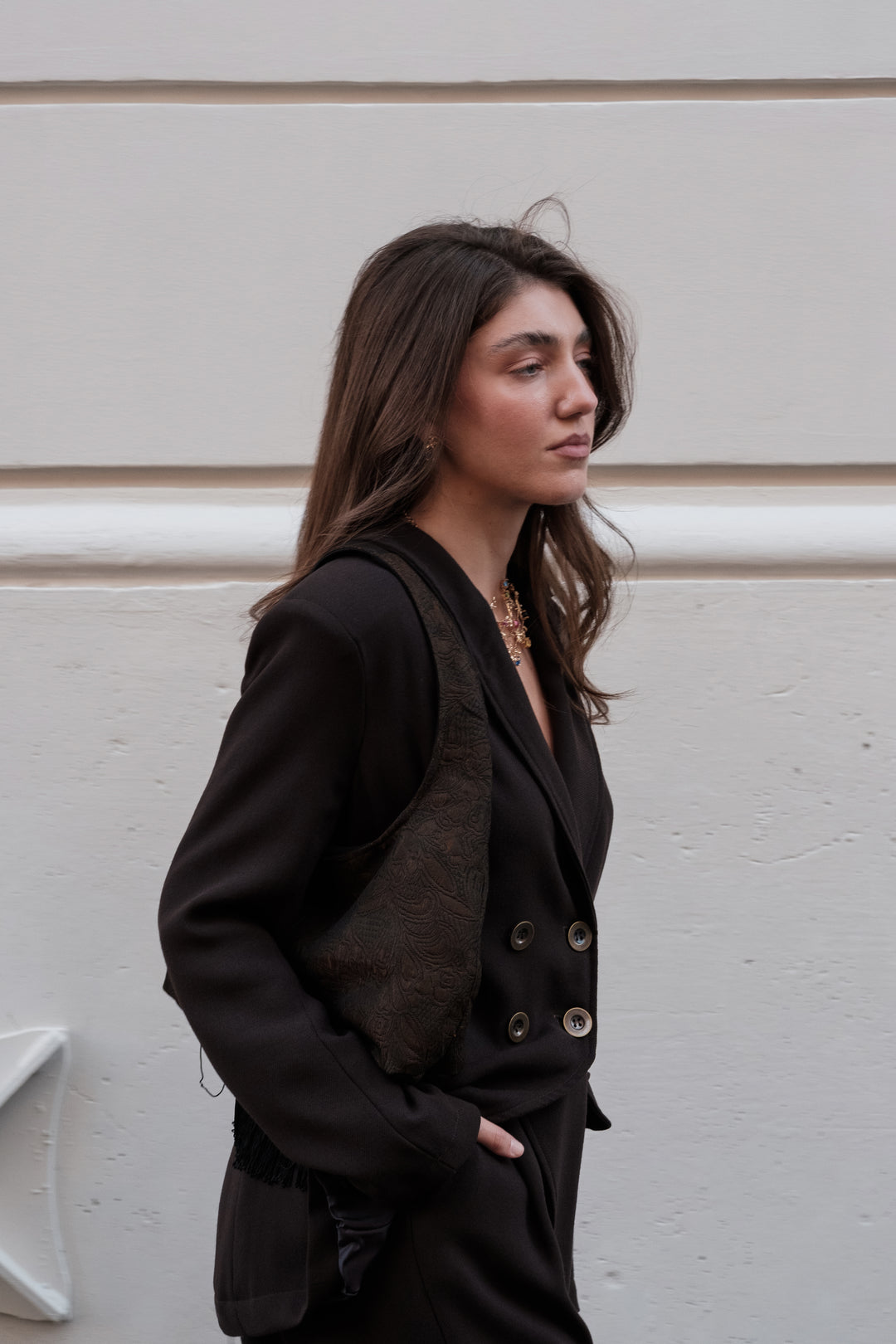 Giacca doppiopetto in crepe di lana marrone scuro
