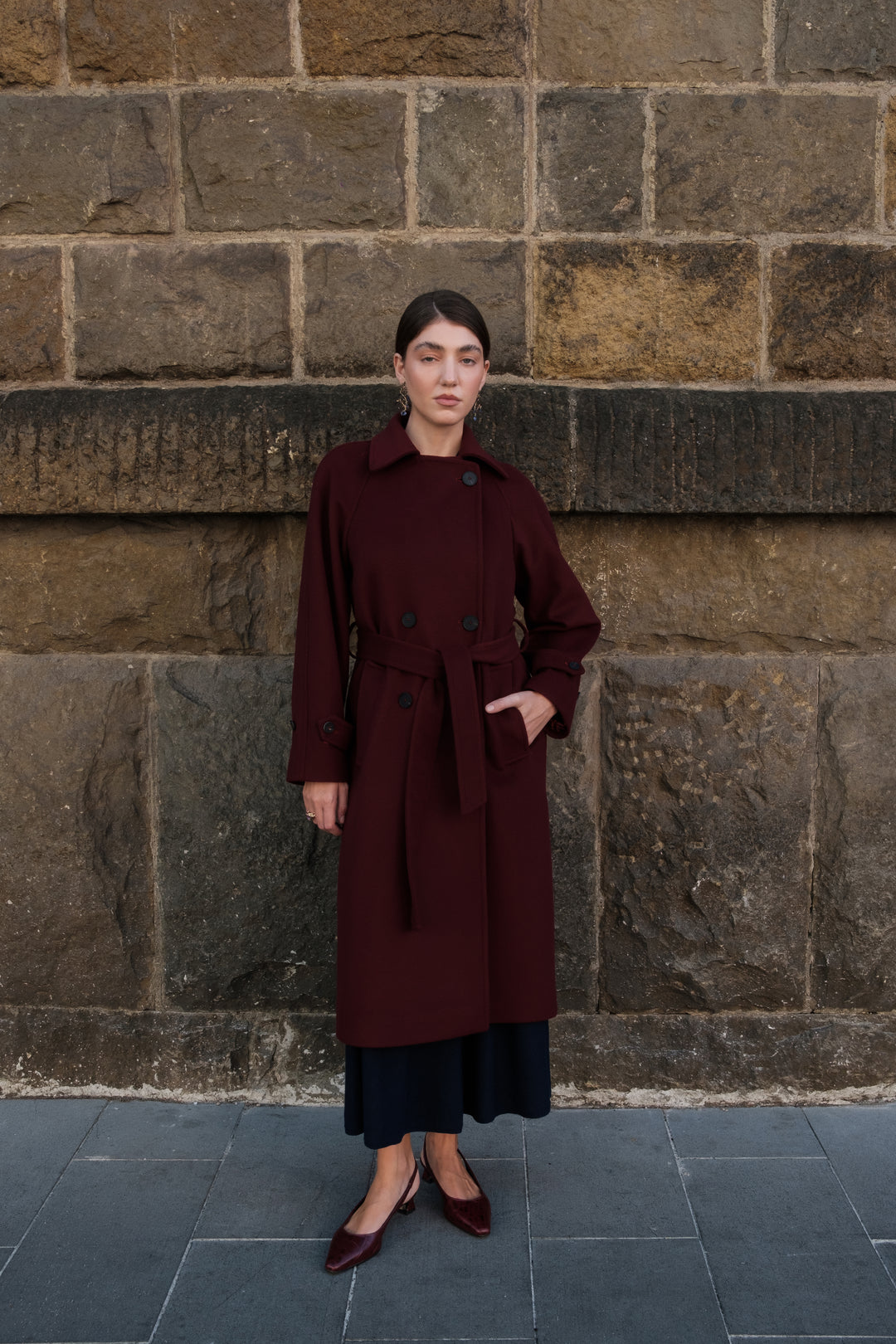Cappotto lungo in lana e cashmere color prugna con cintura