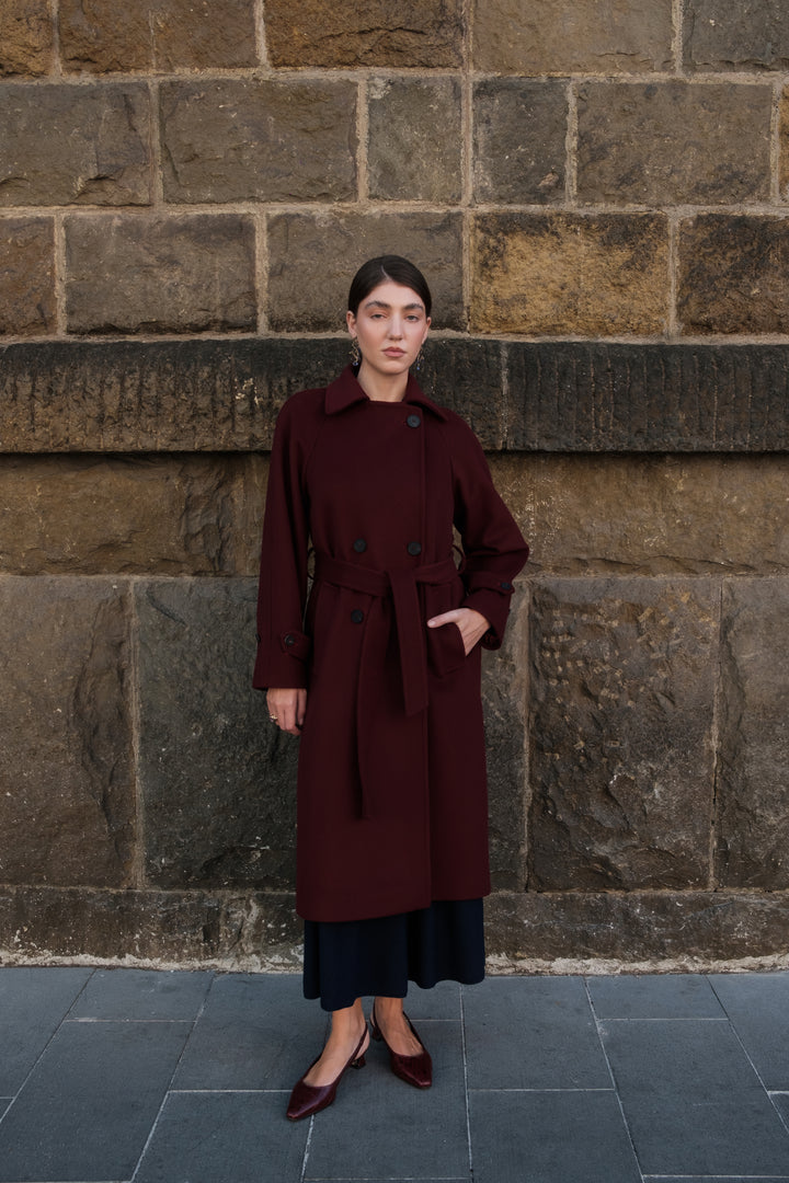 Cappotto lungo in lana e cashmere color prugna con cintura