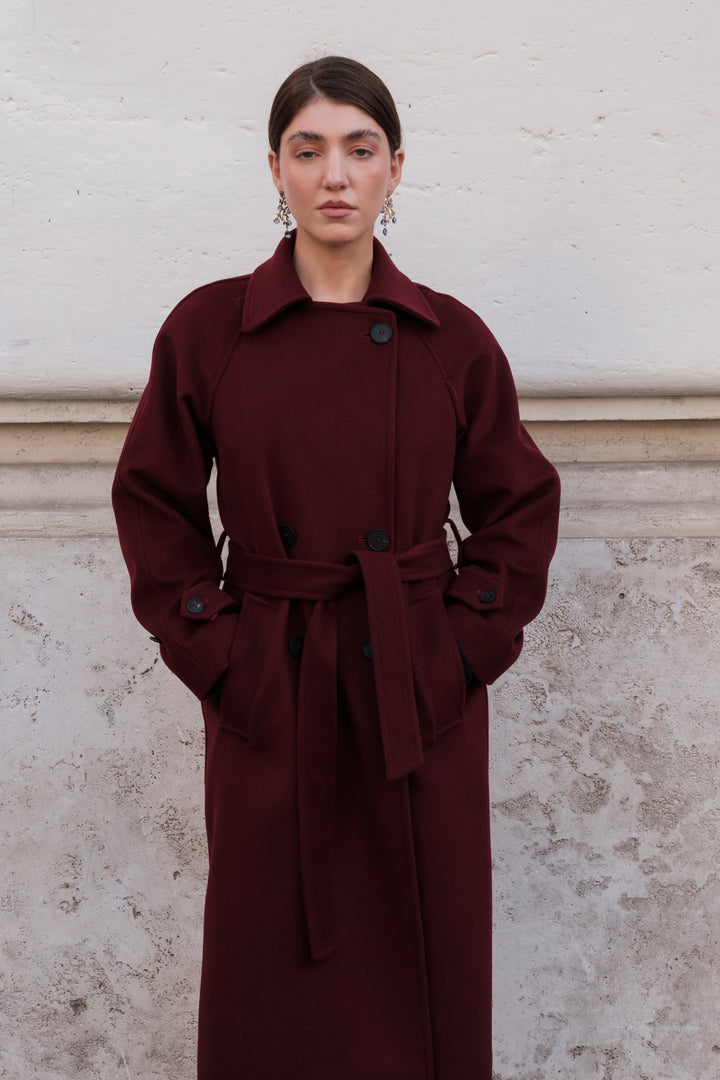 Cappotto lungo in lana e cashmere color prugna con cintura