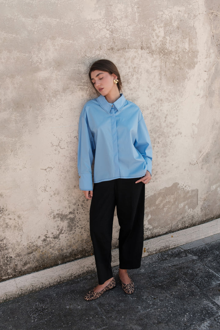 Camicia in cotone con cuciture a contrasto