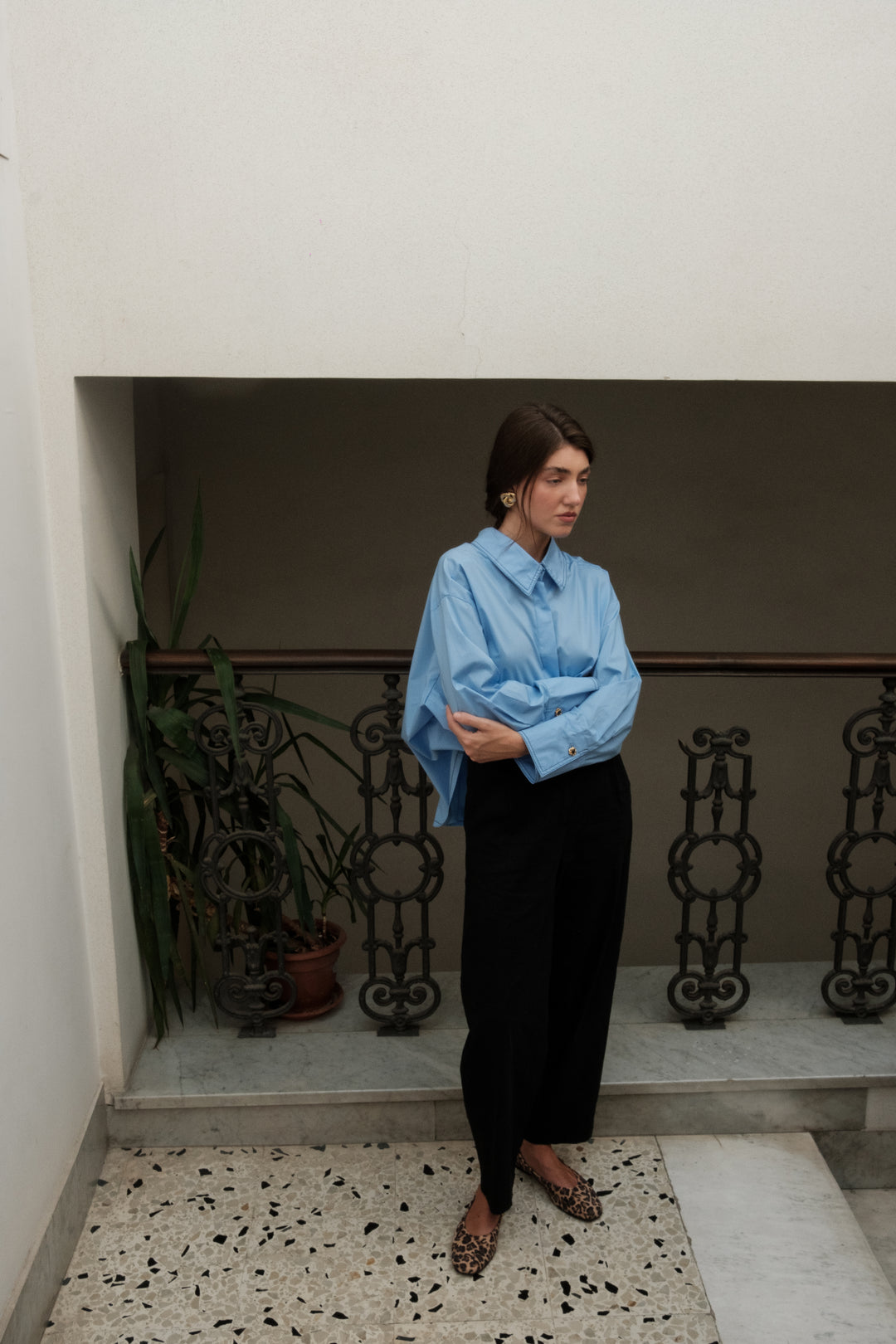 Camicia in cotone con cuciture a contrasto