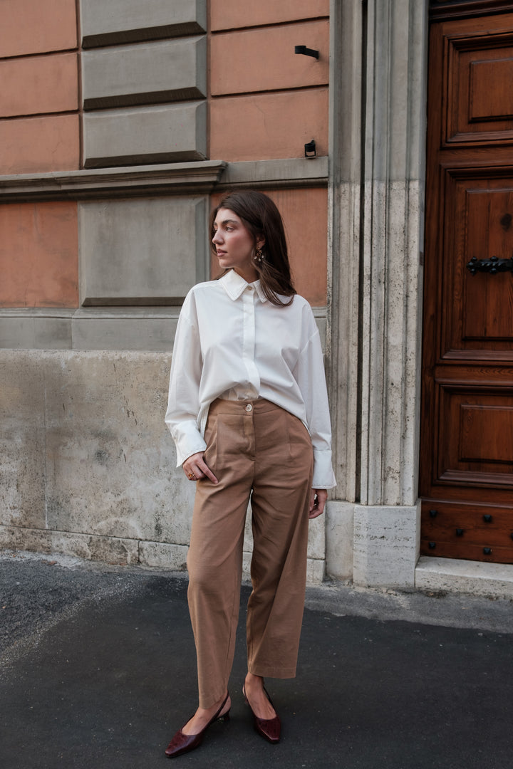Camicia in cotone con cuciture a contrasto