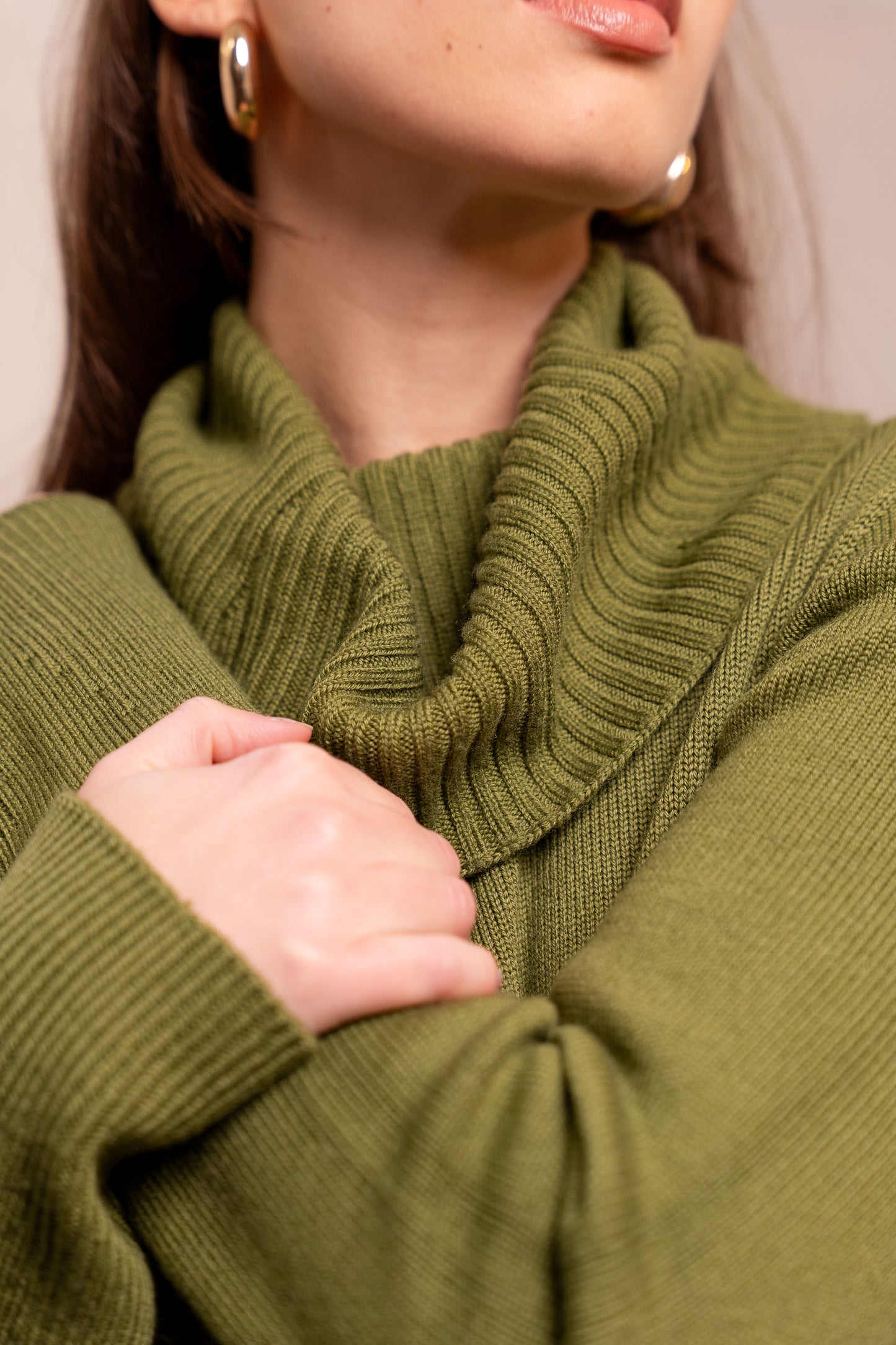 Maglione Collo Alto Verde Oliva Lana Merinos - Made in Biella Italy