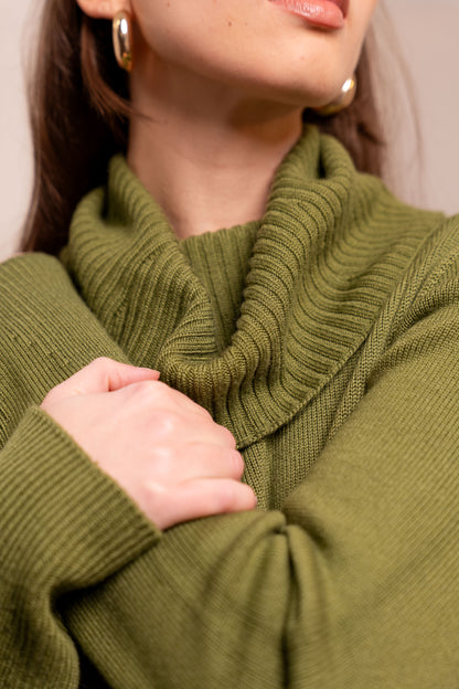 Maglione Collo Alto Verde Oliva Lana Merinos - Made in Biella Italy