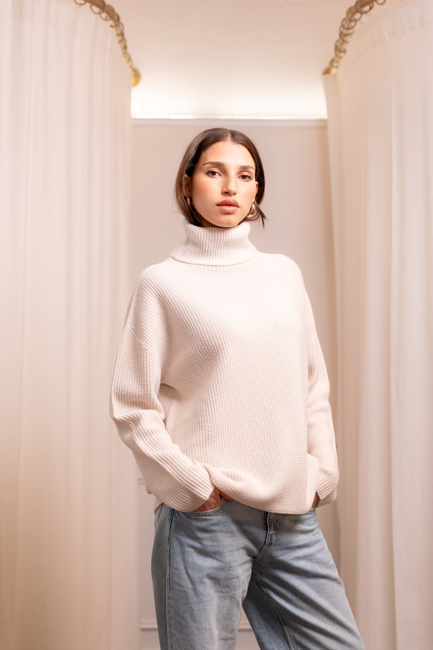 Maglione Collo Alto Punto Pannocchia in Lana Vergine 100%