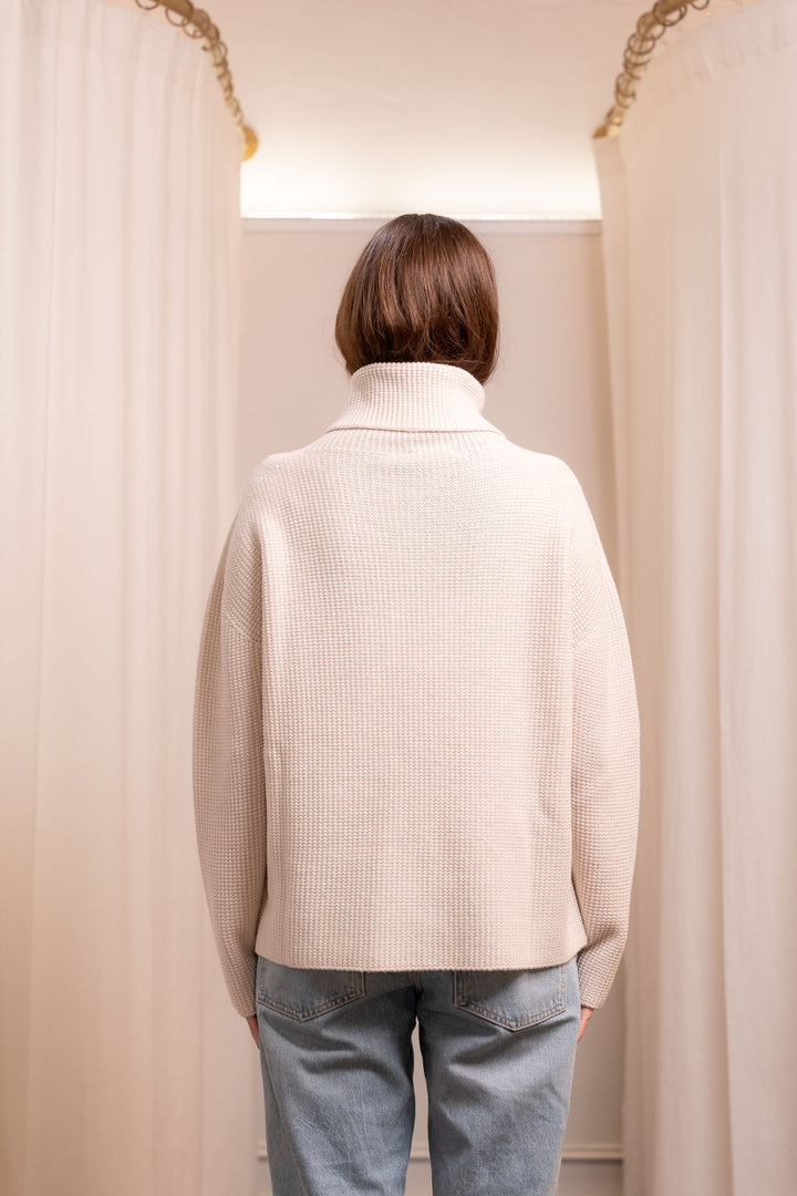 Maglione Collo Alto Punto Pannocchia in Lana Vergine 100%