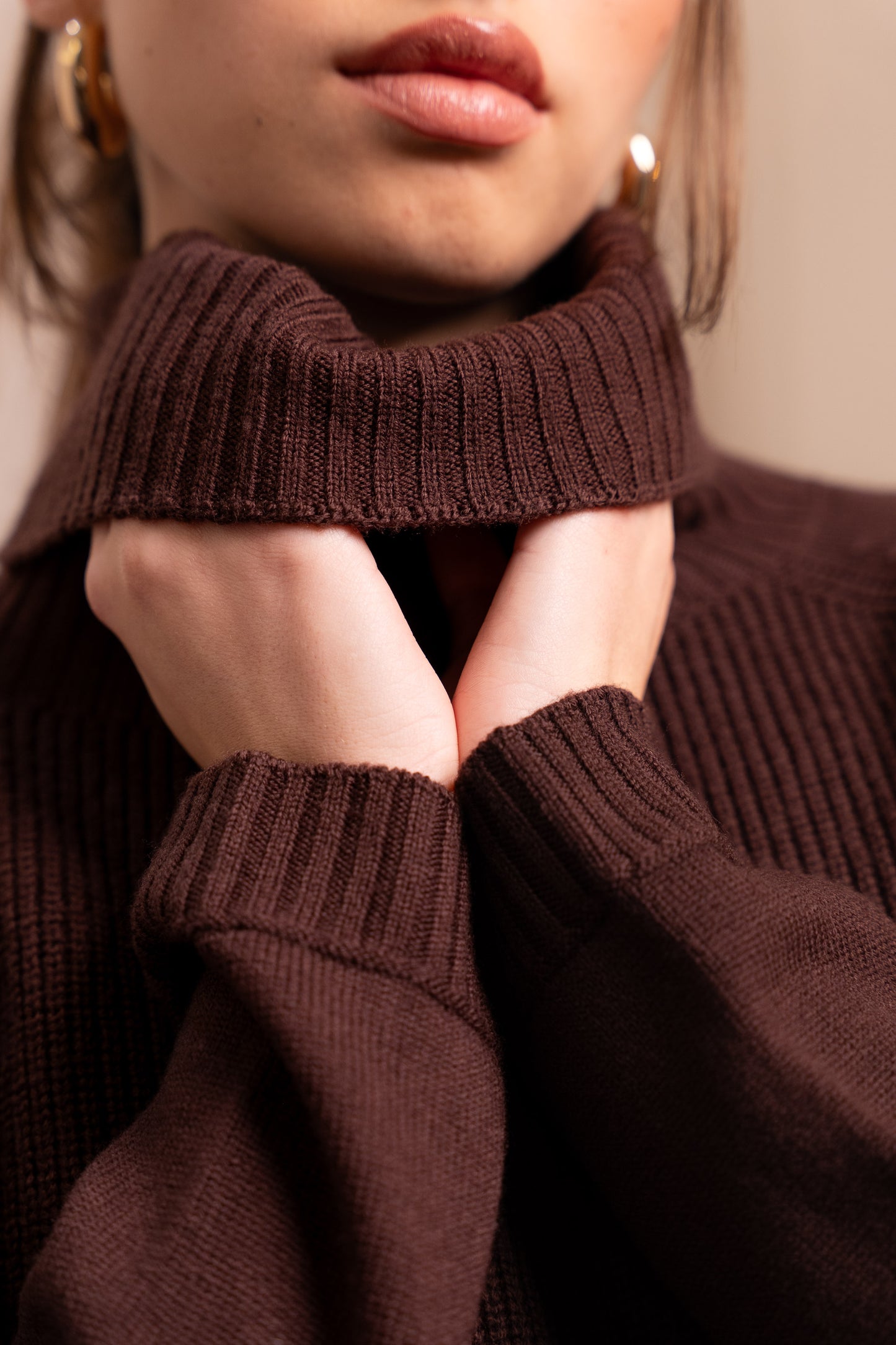 Maglione Collo Alto Cioccolato in Lana Merinos Extrafine 100% - Artigianato Biella