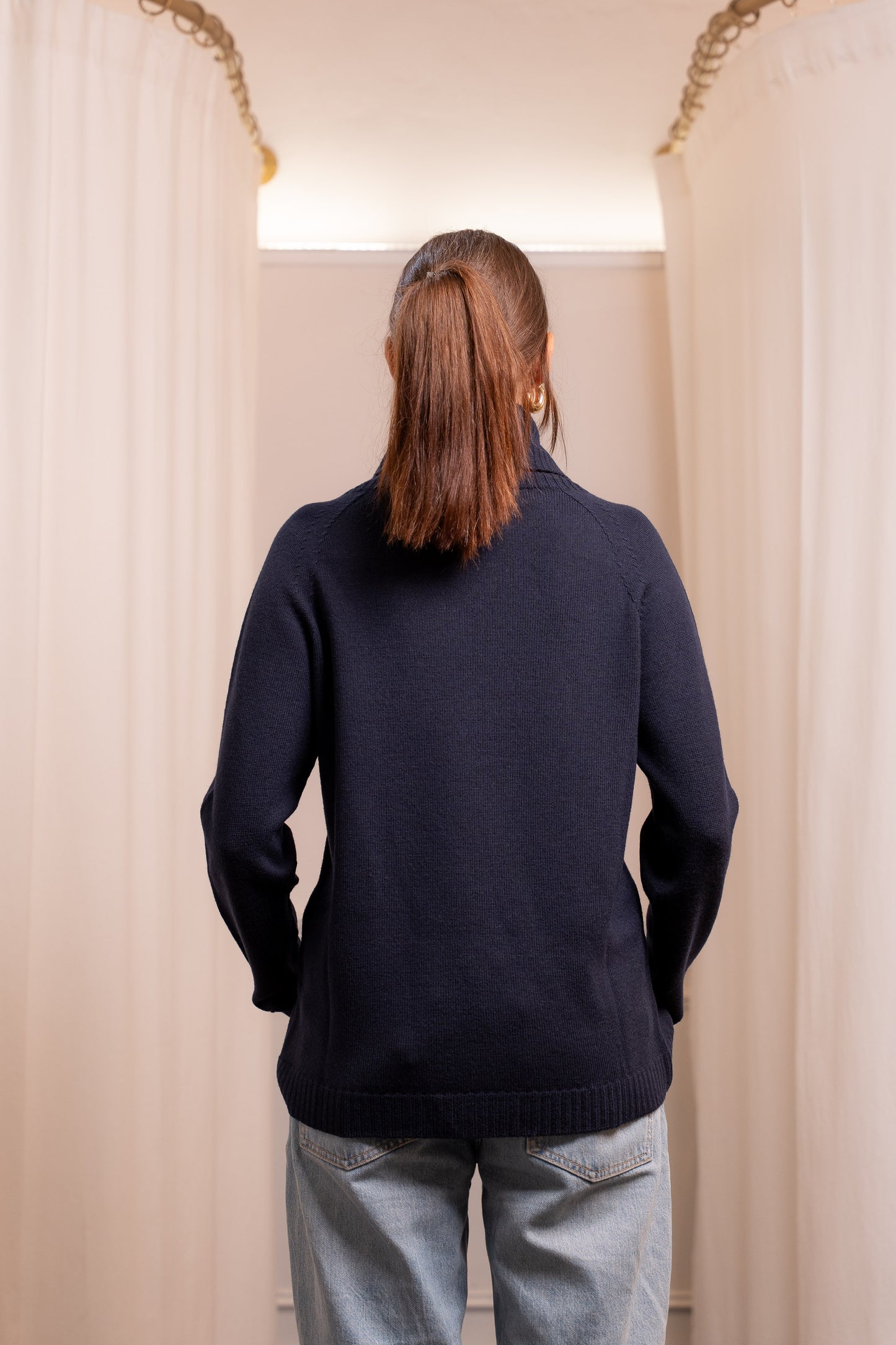 Maglione Collo Alto Blu in Lana Merinos Extrafine 100% - Artigianato Biella